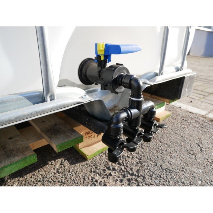 Vertikalus IBC pajungimas su 3 i&scaron;ėjimais 9